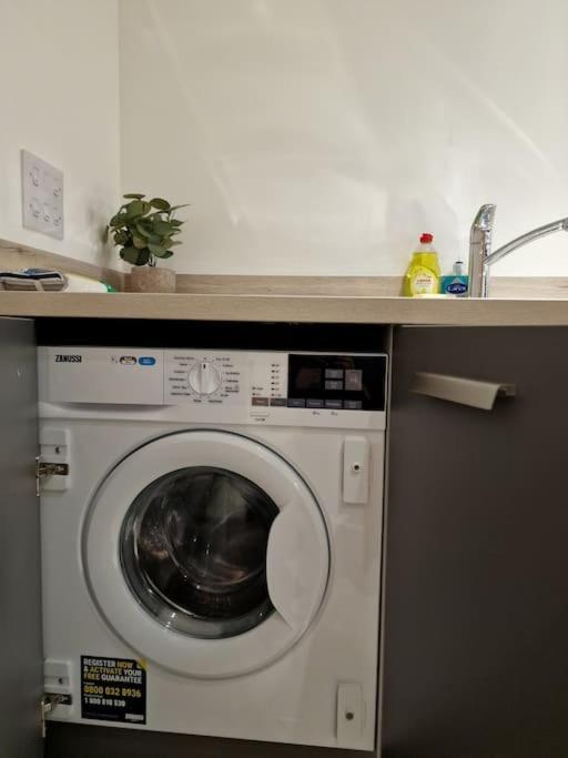 Modern-New Build Apartment In 버밍엄 외부 사진