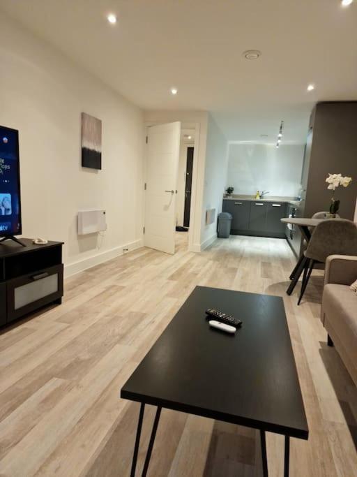 Modern-New Build Apartment In 버밍엄 외부 사진